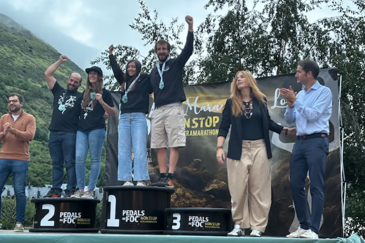 Podium con fotocall